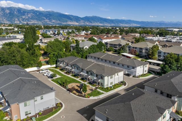 468 E LONDON WAY, Clearfield, UT 84015