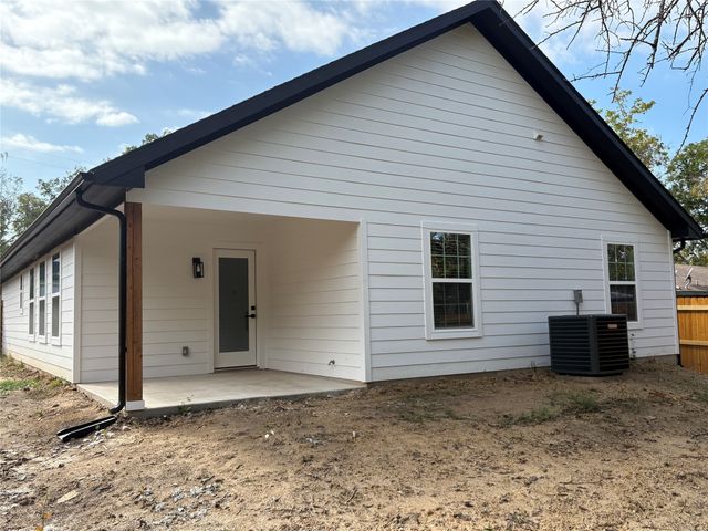 719 E Commerce Avenue, Cooper, TX 75432