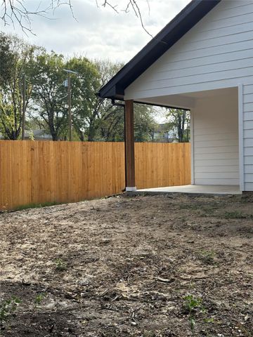 719 E Commerce Avenue, Cooper, TX 75432