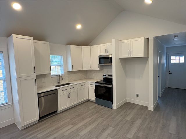 719 E Commerce Avenue, Cooper, TX 75432