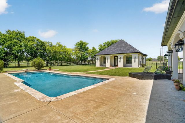1717 Taylor Bridge Court, Burleson, TX 76028