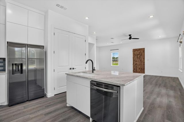 1717 Taylor Bridge Court, Burleson, TX 76028