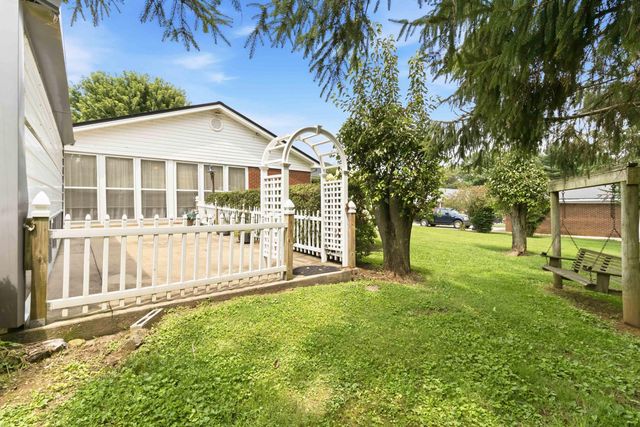 307 Dogwood Drive, Stanford, KY 40484