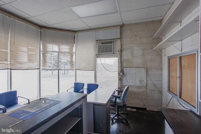 50 S MACDADE BLVD, Glenolden, PA 19036