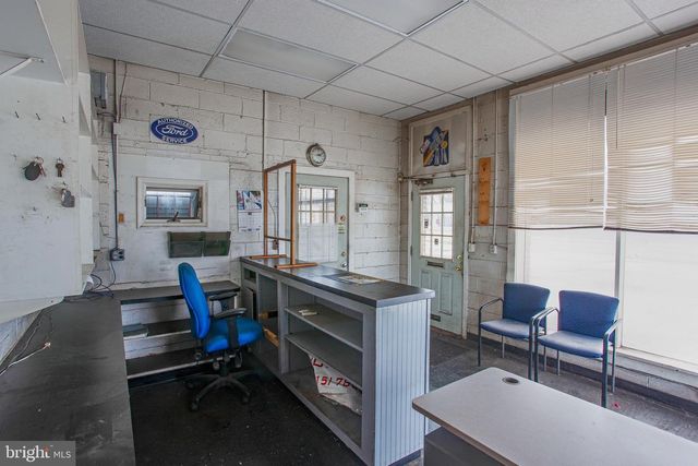 50 S MACDADE BLVD, Glenolden, PA 19036