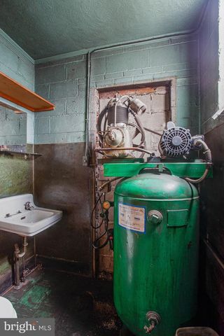 50 S MACDADE BLVD, Glenolden, PA 19036