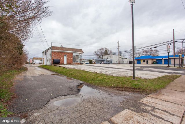 50 S MACDADE BLVD, Glenolden, PA 19036