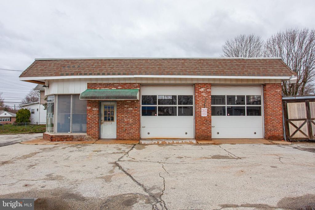 50 S MACDADE BLVD, Glenolden, PA 19036