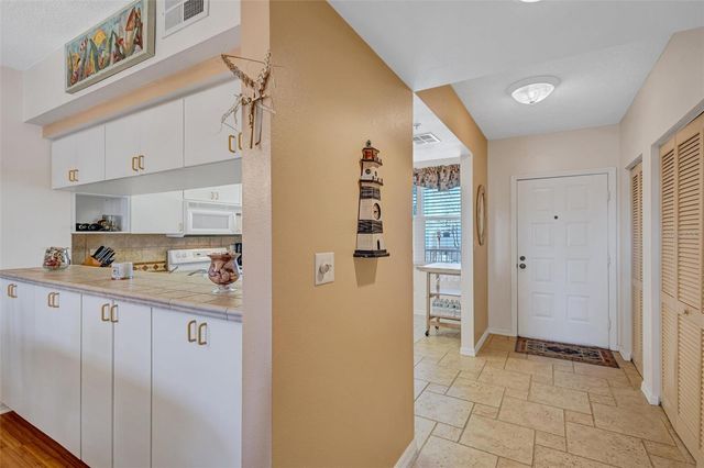 6475 SHORELINE DRIVE 5102, St Petersburg, FL 33708