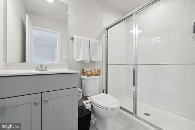 195 PRESIDENTS POINTE AVE, Ranson, WV 25438