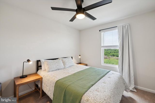 195 PRESIDENTS POINTE AVE, Ranson, WV 25438