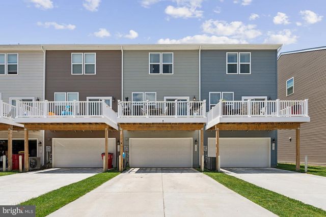 195 PRESIDENTS POINTE AVE, Ranson, WV 25438