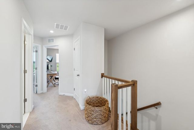 195 PRESIDENTS POINTE AVE, Ranson, WV 25438