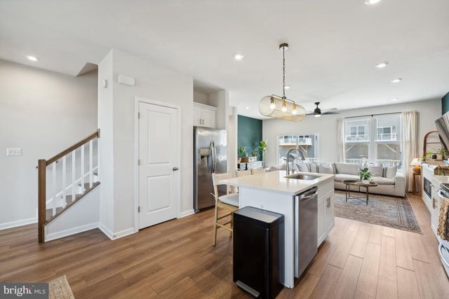 195 PRESIDENTS POINTE AVE, Ranson, WV 25438