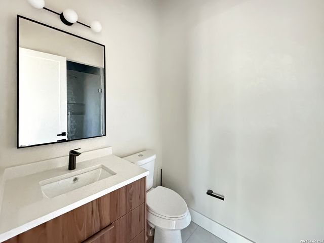 24318 Canyon Row, San Antonio, TX 78260