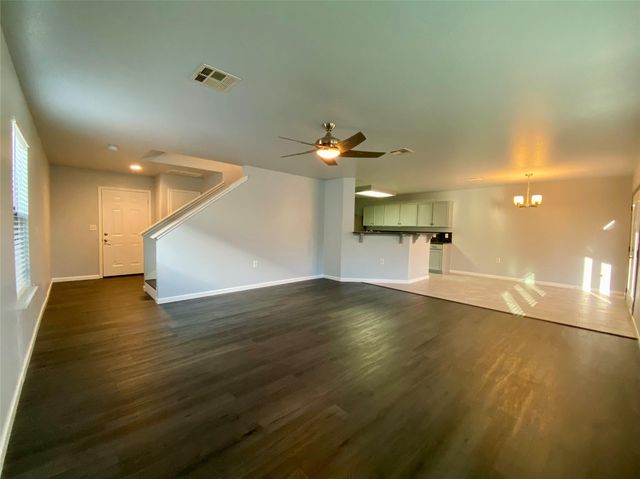 13205 Sea Biscuit DR, Del Valle, TX 78617