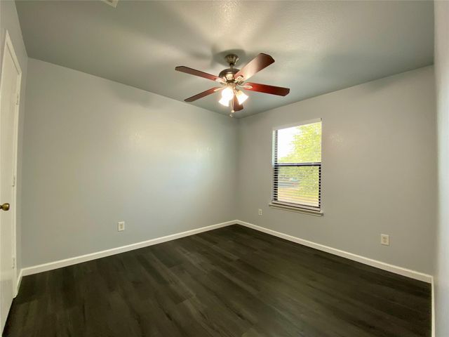 13205 Sea Biscuit DR, Del Valle, TX 78617