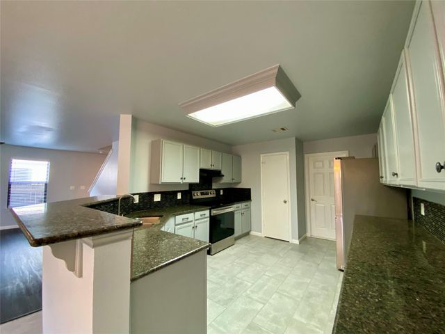 13205 Sea Biscuit DR, Del Valle, TX 78617