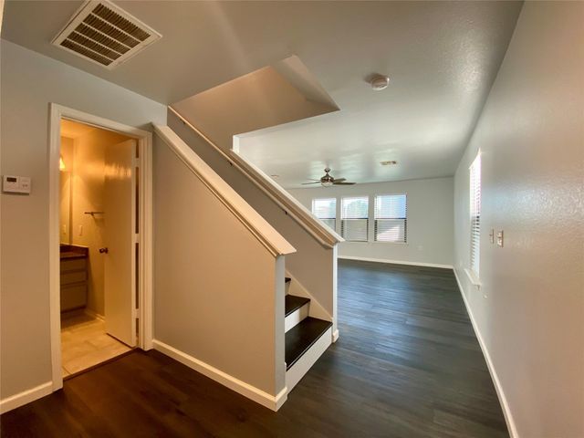 13205 Sea Biscuit DR, Del Valle, TX 78617