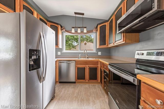 44018 Bannockburn Drive, Canton, MI 48187