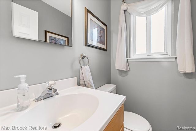 44018 Bannockburn Drive, Canton, MI 48187