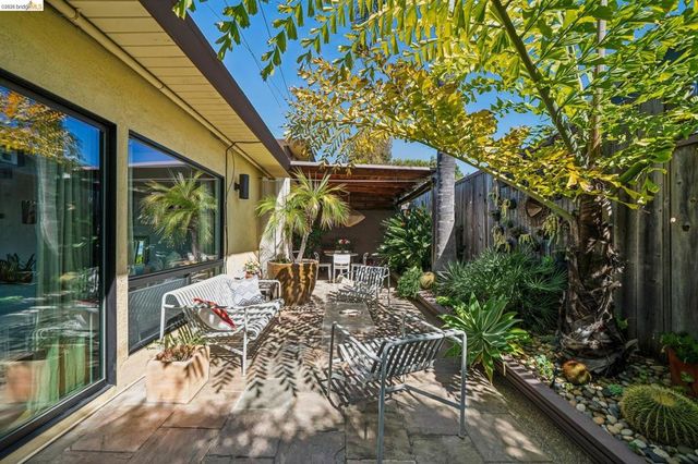 2938 Morgan Ave, Oakland, CA 94602