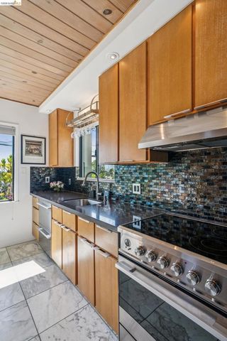 2938 Morgan Ave, Oakland, CA 94602