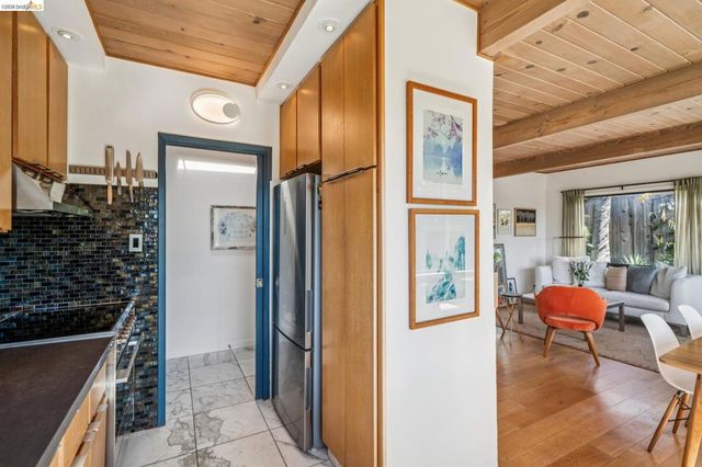 2938 Morgan Ave, Oakland, CA 94602