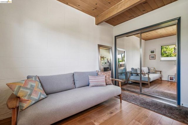 2938 Morgan Ave, Oakland, CA 94602