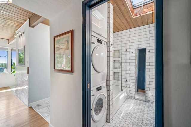 2938 Morgan Ave, Oakland, CA 94602