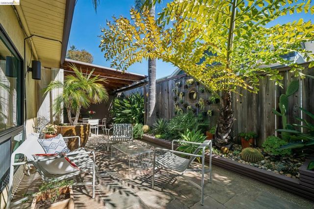 2938 Morgan Ave, Oakland, CA 94602