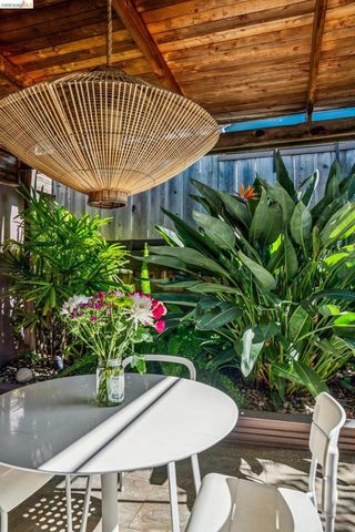 2938 Morgan Ave, Oakland, CA 94602