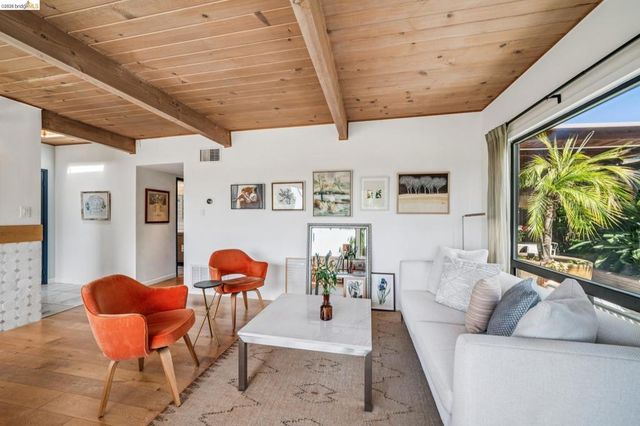 2938 Morgan Ave, Oakland, CA 94602