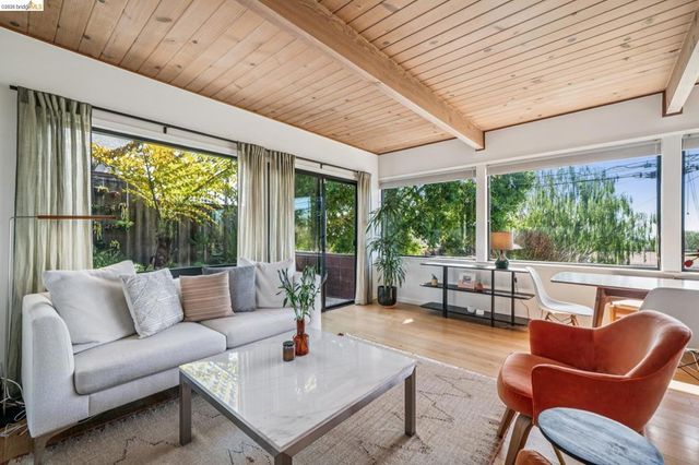 2938 Morgan Ave, Oakland, CA 94602