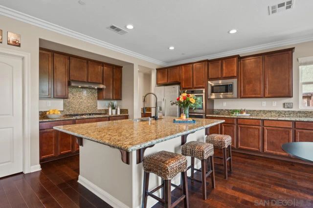 5510 Lipizzaner Cir, Oceanside, CA 92057