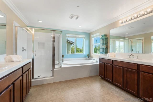 5510 Lipizzaner Cir, Oceanside, CA 92057