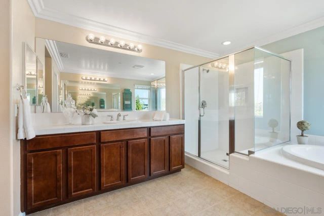 5510 Lipizzaner Cir, Oceanside, CA 92057