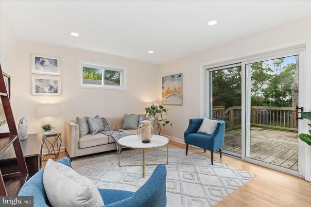 9834 CHERRY TREE LN, Silver Spring, MD 20901