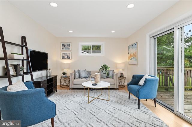 9834 CHERRY TREE LN, Silver Spring, MD 20901