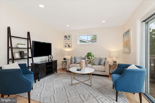 9834 CHERRY TREE LN, Silver Spring, MD 20901