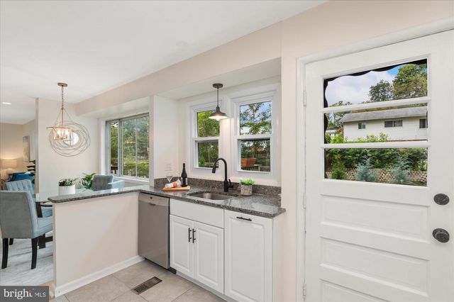 9834 CHERRY TREE LN, Silver Spring, MD 20901