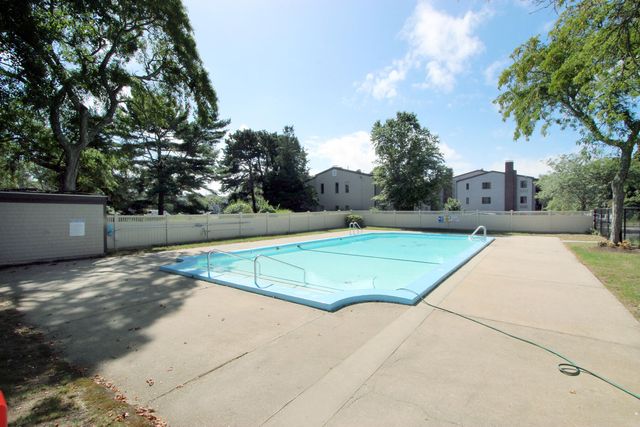 42 Old Colony Way APT 30, Orleans, MA 02653