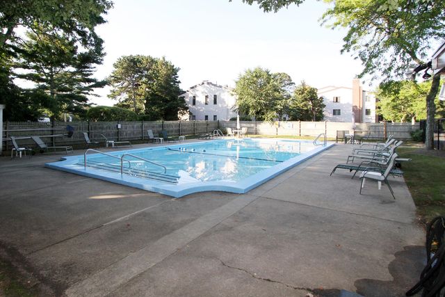 42 Old Colony Way APT 30, Orleans, MA 02653