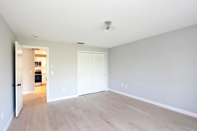 42 Old Colony Way APT 30, Orleans, MA 02653