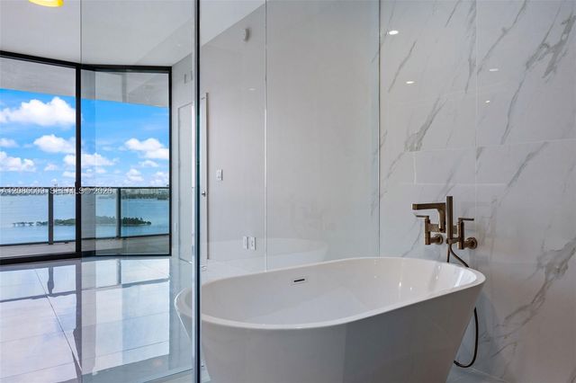 700 NE 24th Street 2206, Miami, FL 33137