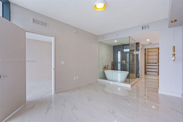 700 NE 24th Street 2206, Miami, FL 33137