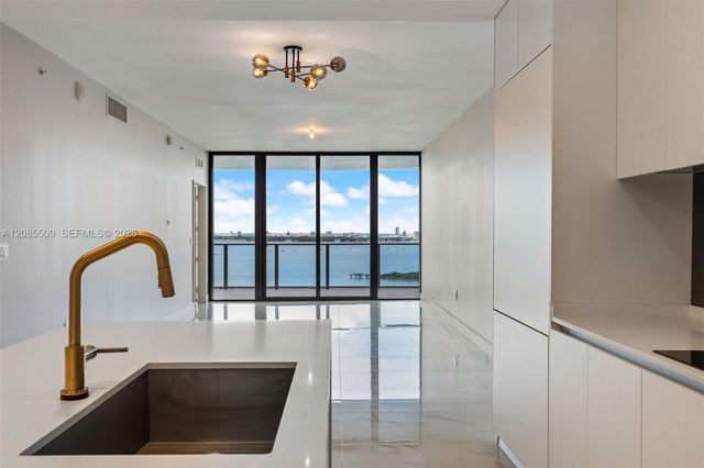 700 NE 24th Street 2206, Miami, FL 33137