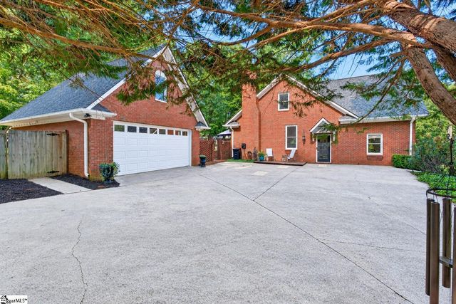 131 Woodridge Drive, Spartanburg, SC 29301