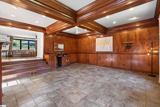 131 Woodridge Drive, Spartanburg, SC 29301