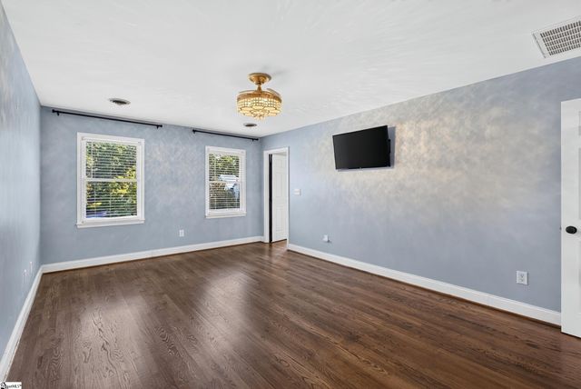 131 Woodridge Drive, Spartanburg, SC 29301